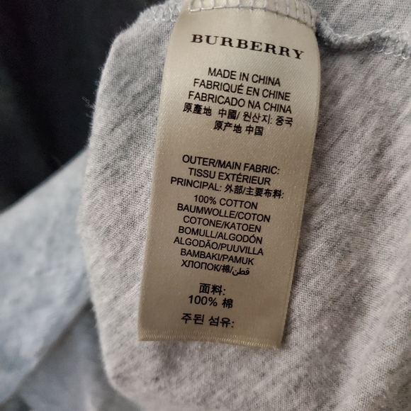 Burberry - Safe From The Storm tee 🌂 - Picture 5 of 8